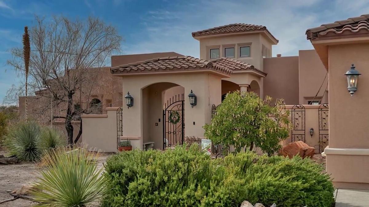 810 Roadrunner Circle, Las Cruces, NM 88011.