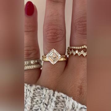 Alessandra-3ctAsscher-18kYellow-Raynee